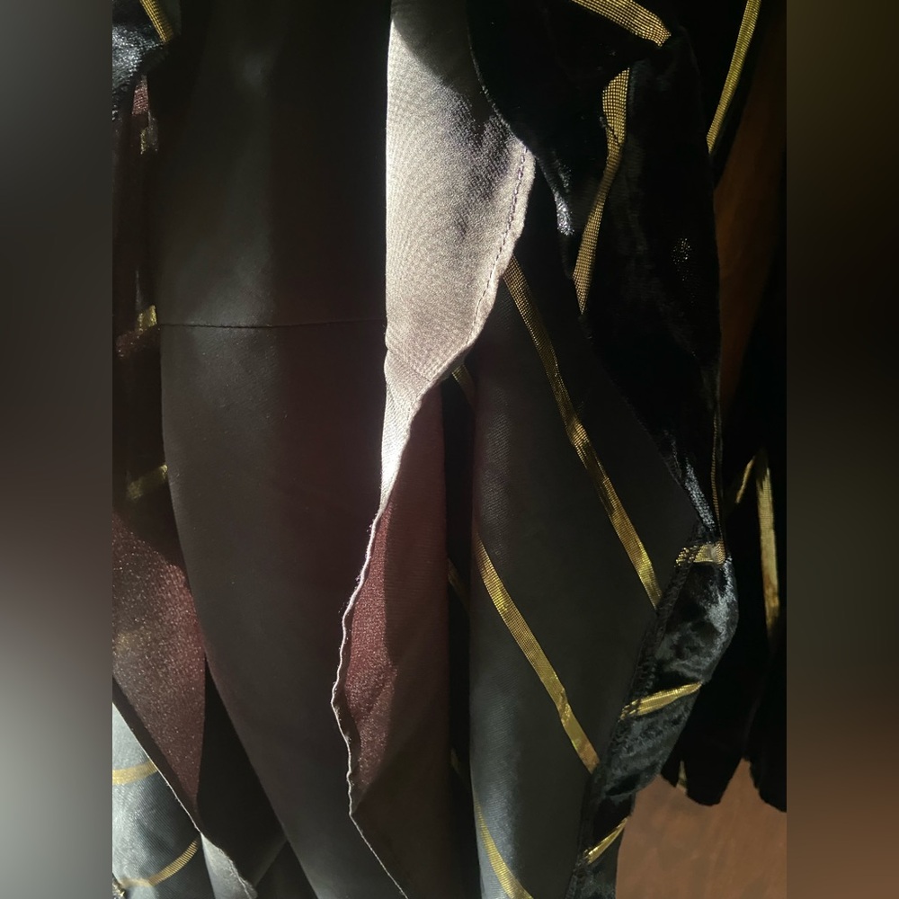 L’Academie Black and Gold Striped Wrap Dress. Size L. - Picture 13 of 15